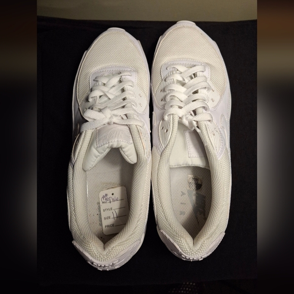 Nike White AIR MAX 90 Essential, Triple White Size 11 (CN8490-100)PRE-OWNED - Picture 5 of 7